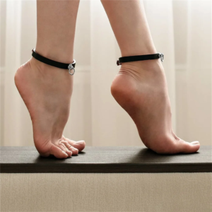 Tornozeleira Punk Unissex em Couro PU com O-Ring