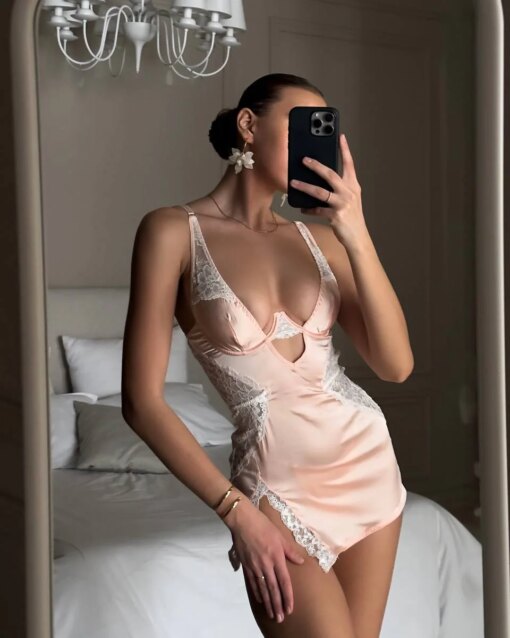 Vestido de Cetim Sexy Ellolace com Decote V - Imagem 2