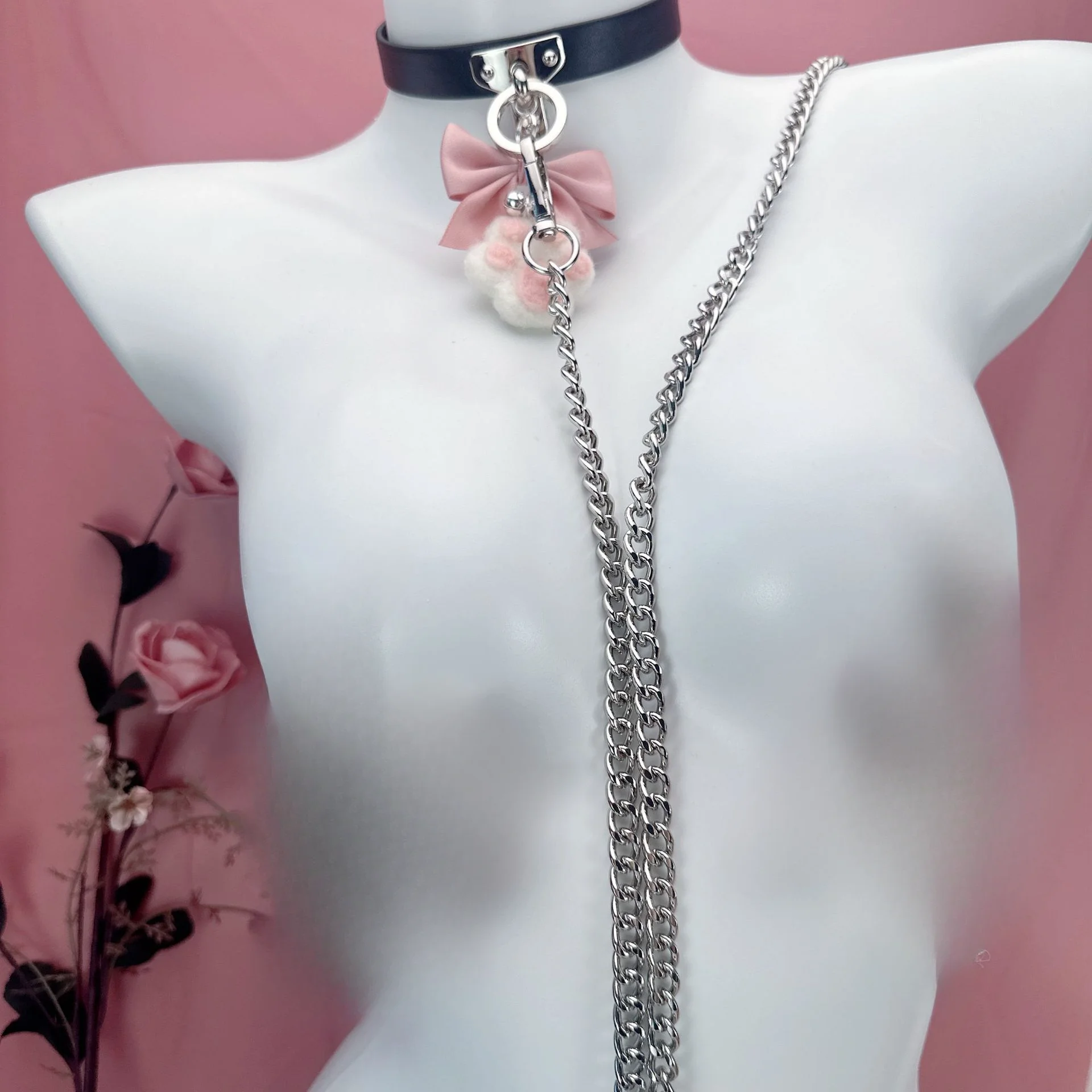 choker and chain