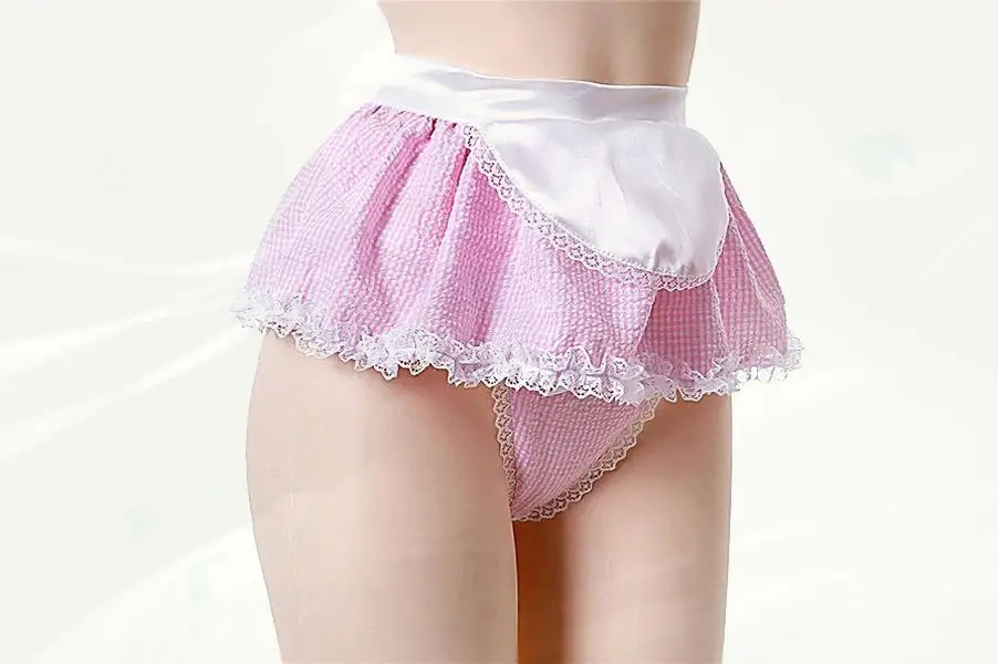 Detalhe da saia de babado e avental da fantasia maid