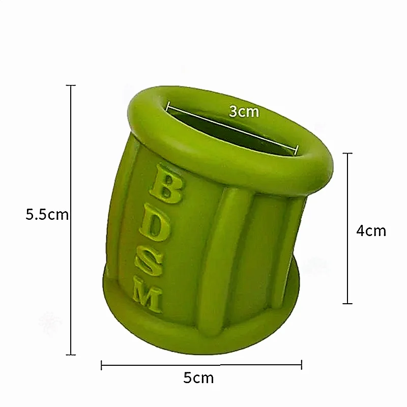 Medidas do anel escrotal: 5,5 cm de altura, 5 cm externo e furo de 3 cm