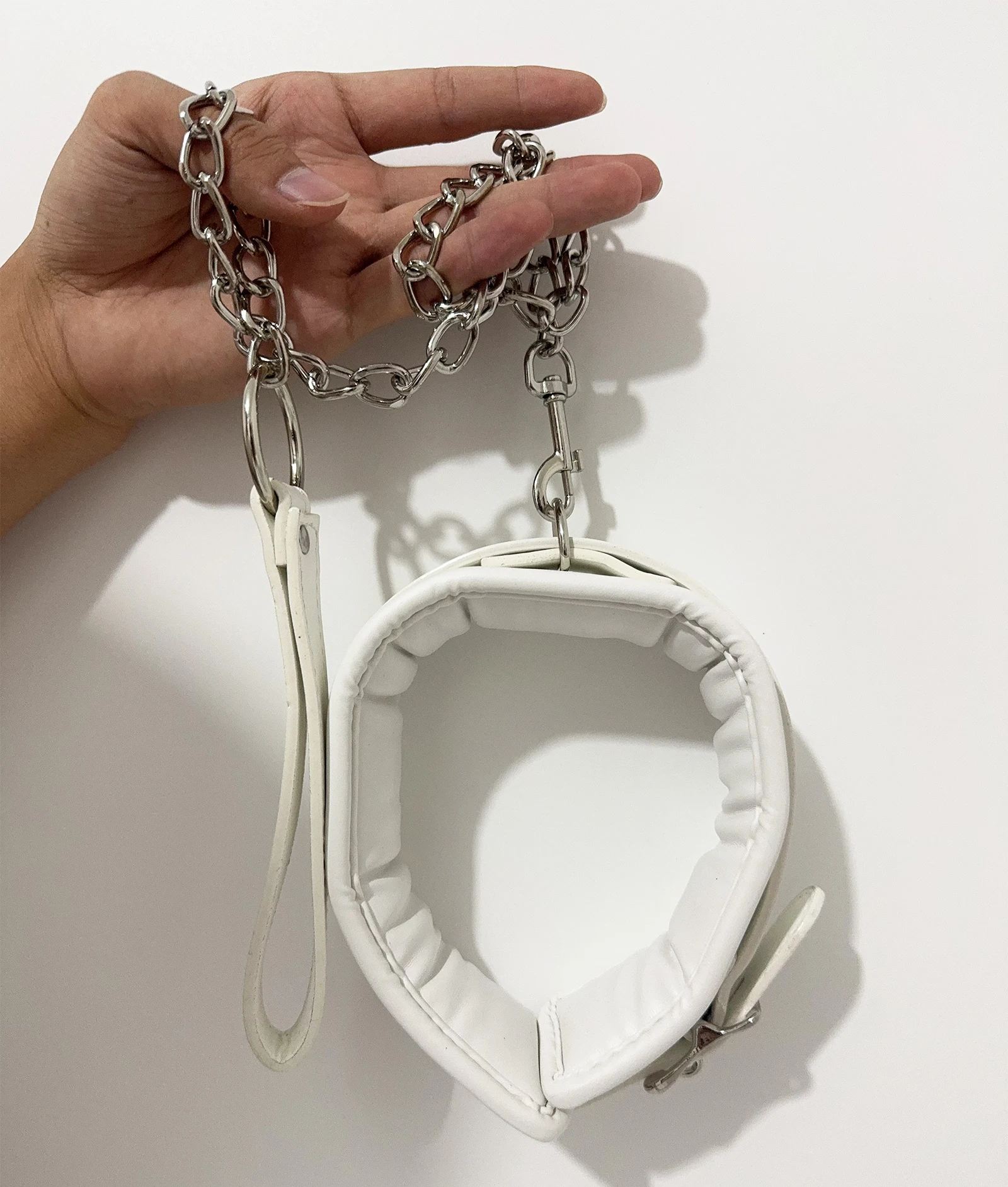 Kit Bondage Branco Acolchoado Coleira Guia Algemas Tornozeleiras Sub - Imagem 6