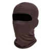 Balaclava na cor vermelho café, de tecido elástico com abertura única para os olhos