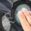 Close da tela metálica respirável do cinto de castidade masculino micro