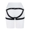 Vista traseira do arnês de castidade com as costas totalmente abertas estilo jockstrap