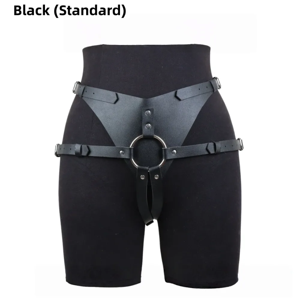 Harness para pegging standard preto com O-ring prateado vestido em manequim