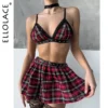 Conjunto Escolar Cativa xadrez vermelho e preto com bralette, mini saia e coleira, fivela de coração