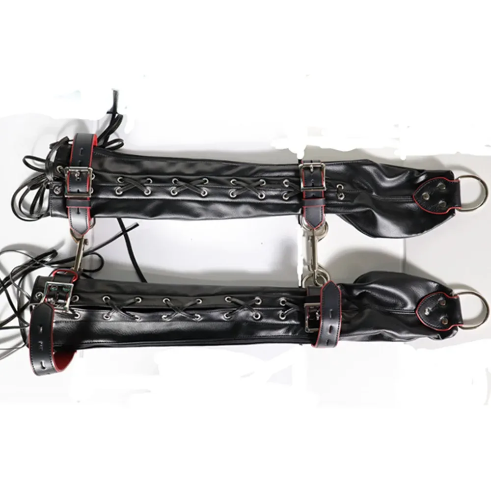 Par de manoplas de bondage em couro PU preto com viés vermelho e mão fechada