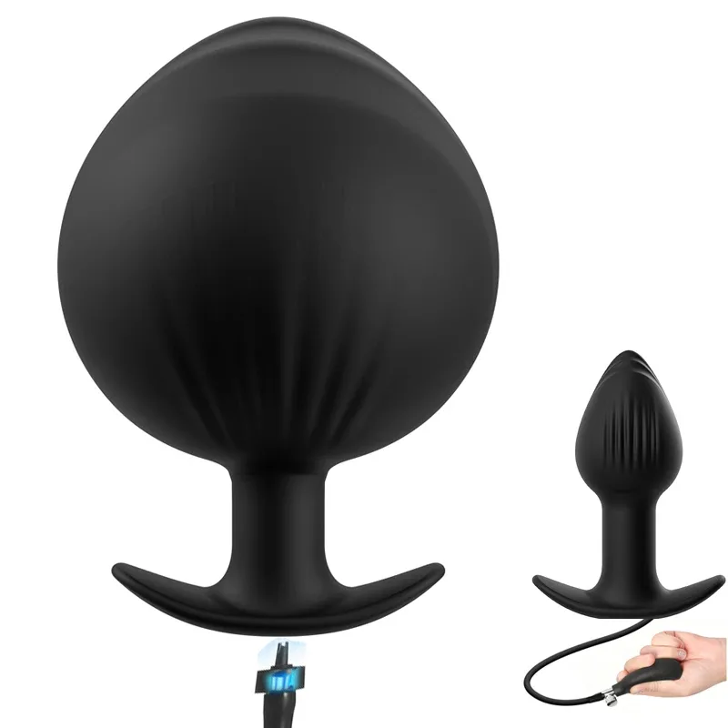Plug anal inflável de silicone preto mostrado inflado com 10 cm e desinflado ao lado da bomba manual