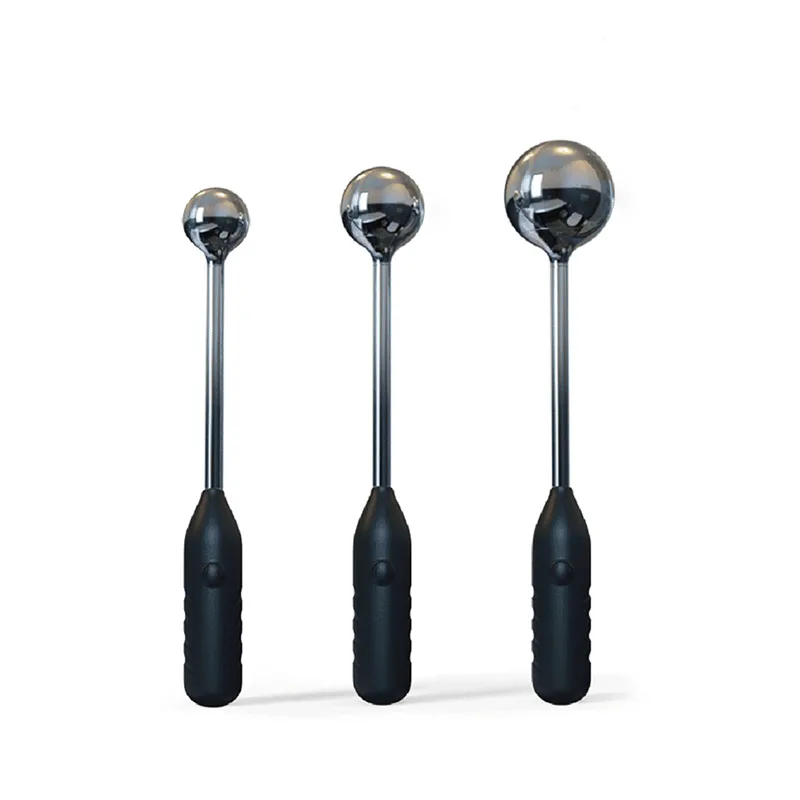 Três varinhas vibratórias com esfera de metal polido de 30, 38 e 50 mm e cabo de silicone preto