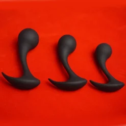Obedience Plug: três plugs anais de próstata com base em T nos tamanhos P, M e G