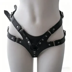 Strapon harness Valquíria de frente com rebites